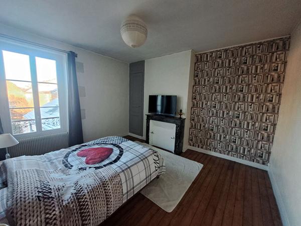 MAISON DE CARACTERE EN HYPERCENTRE DE LA FLECHE- QUARTIER RECHERCHE