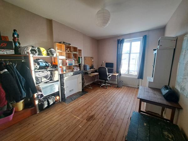 MAISON DE CARACTERE EN HYPERCENTRE DE LA FLECHE- QUARTIER RECHERCHE