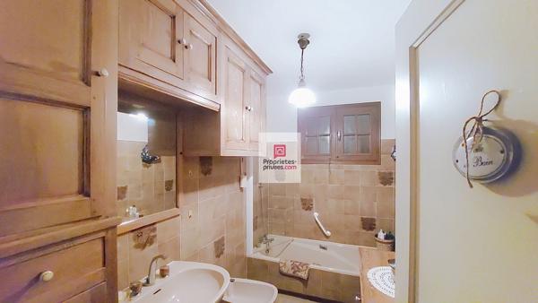 ROUFFIGNAC: Maison quartier résidentiel, au calme. 4 chambres. Garage et abri de jardin. Jardin clos1245m2