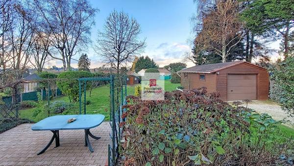 ROUFFIGNAC: Maison quartier résidentiel, au calme. 4 chambres. Garage et abri de jardin. Jardin clos1245m2