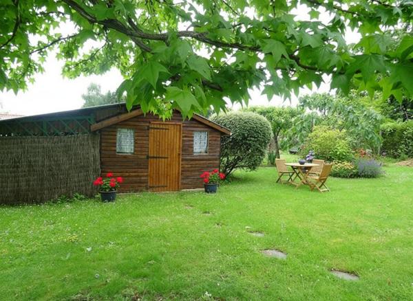 ROUFFIGNAC: Maison quartier résidentiel, au calme. 4 chambres. Garage et abri de jardin. Jardin clos1245m2