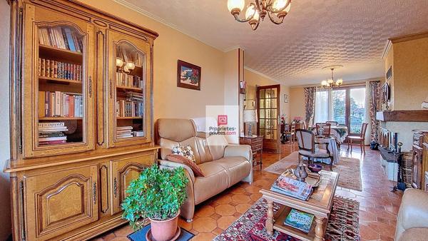 ROUFFIGNAC: Maison quartier résidentiel, au calme. 4 chambres. Garage et abri de jardin. Jardin clos1245m2