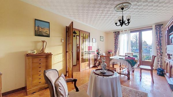 ROUFFIGNAC: Maison quartier résidentiel, au calme. 4 chambres. Garage et abri de jardin. Jardin clos1245m2