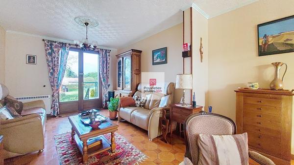 ROUFFIGNAC: Maison quartier résidentiel, au calme. 4 chambres. Garage et abri de jardin. Jardin clos1245m2