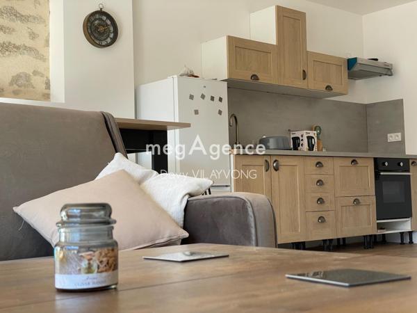 Immeuble à SAINT-LAURENT-SUR-SEVRE, 85290 - 114m²