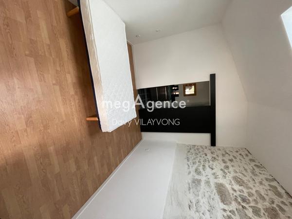 Immeuble à SAINT-LAURENT-SUR-SEVRE, 85290 - 114m²