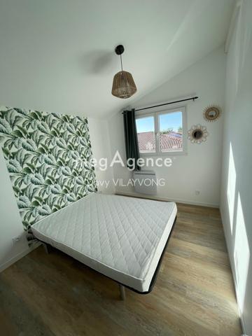 Immeuble à SAINT-LAURENT-SUR-SEVRE, 85290 - 114m²