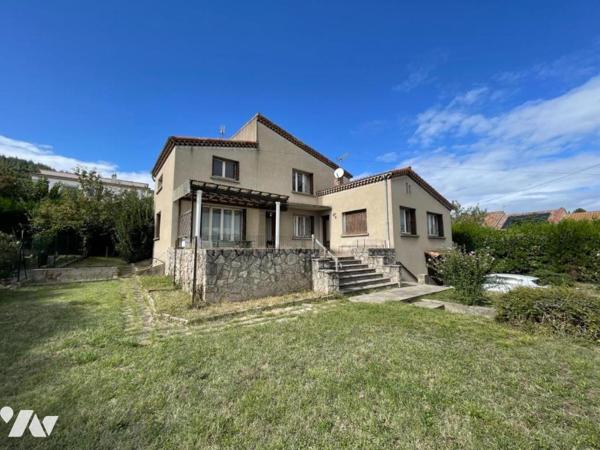 Maison individuelle de 220m² (2 logements) sur terrain de 725m²