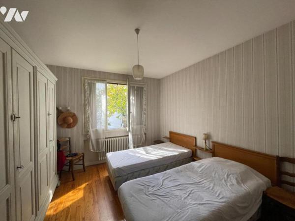 Maison individuelle de 220m² (2 logements) sur terrain de 725m²