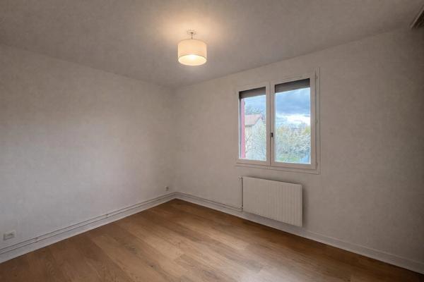 Maison familiale 109 m² avec garage – 4 chambres – Jardin – Garage – Calme