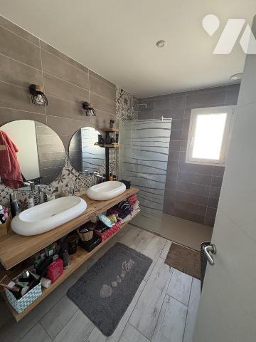 CELLES SUR BELLE, pavillon de plain-pied de 83 m²