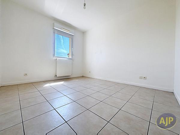 Maison à louer La Roche Sur Yon : 4 pièces, 81m² avec 3 chambre(s) à 950€ - AJP Immobilier La Roche-sur-Yon