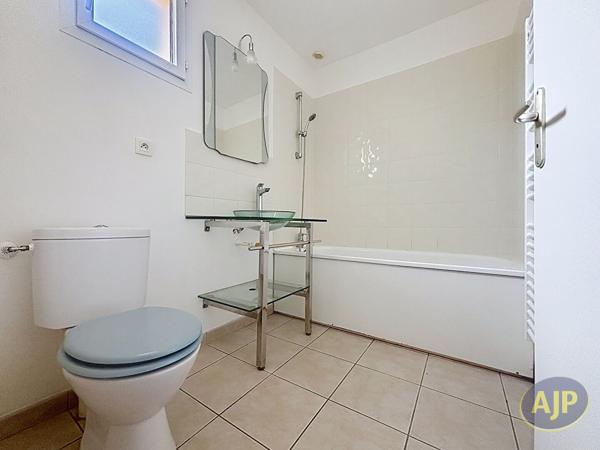 Maison à louer La Roche Sur Yon : 4 pièces, 81m² avec 3 chambre(s) à 950€ - AJP Immobilier La Roche-sur-Yon