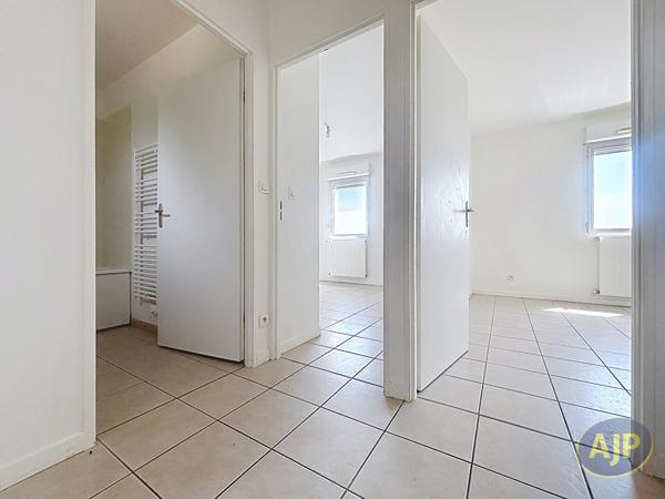 Maison à louer La Roche Sur Yon : 4 pièces, 81m² avec 3 chambre(s) à 950€ - AJP Immobilier La Roche-sur-Yon
