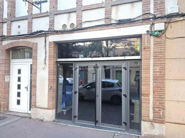 Location                                                      Local commercial
                        
                     1 pièces                      245 m2                     à Albi