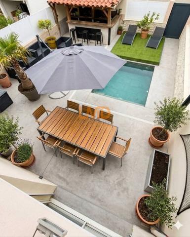 Villa avec pisicne dans quartier calme