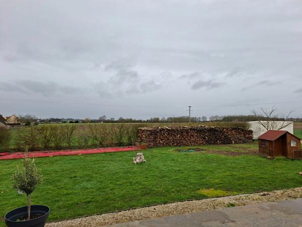 PLAIN PIED 4 chambres , grande piece de vie plein sud, double garage. sur 2400m terrain, clos, Secteur Fresnays/ Sarthe- Ancinnes