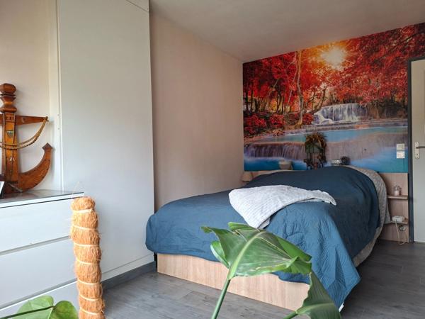 PLAIN PIED 4 chambres , grande piece de vie plein sud, double garage. sur 2400m terrain, clos, Secteur Fresnays/ Sarthe- Ancinnes