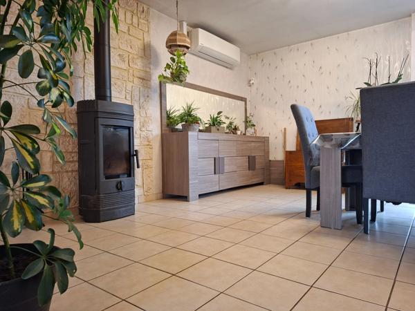 PLAIN PIED 4 chambres , grande piece de vie plein sud, double garage. sur 2400m terrain, clos, Secteur Fresnays/ Sarthe- Ancinnes