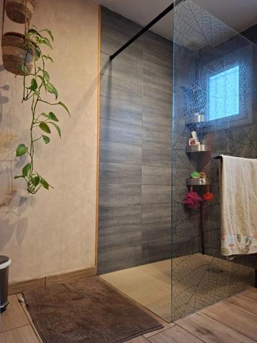 PLAIN PIED 4 chambres , grande piece de vie plein sud, double garage. sur 2400m terrain, clos, Secteur Fresnays/ Sarthe- Ancinnes