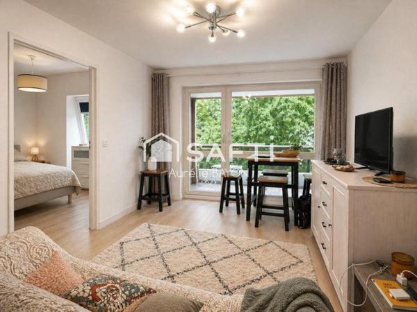 Trouville-sur-Mer – T2 avec balcon, cave et ascenseur.