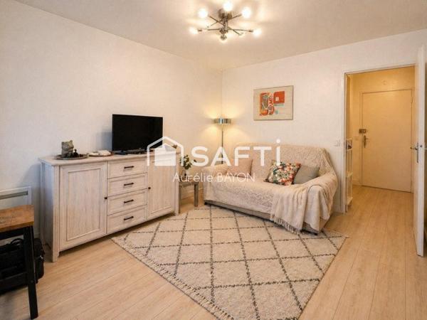 Trouville-sur-Mer – T2 avec balcon, cave et ascenseur.