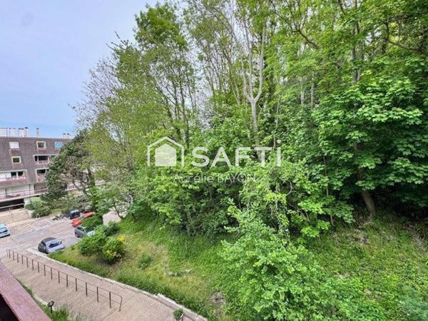 Trouville-sur-Mer – T2 avec balcon, cave et ascenseur.