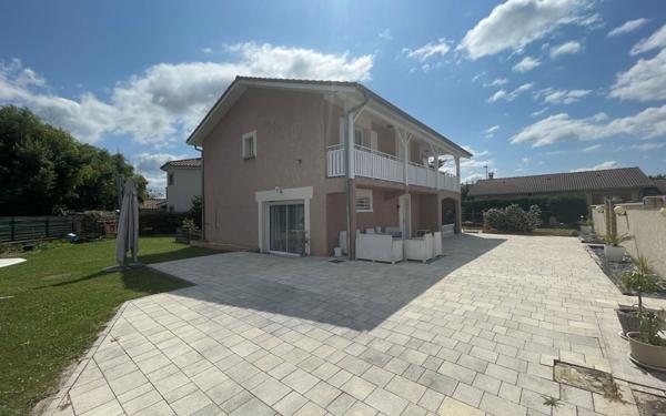 Maison à vendre    5 pièces •  Chavanoz