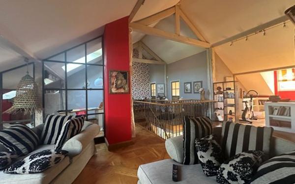 Maison à vendre    5 pièces • 214 m2 Cernex