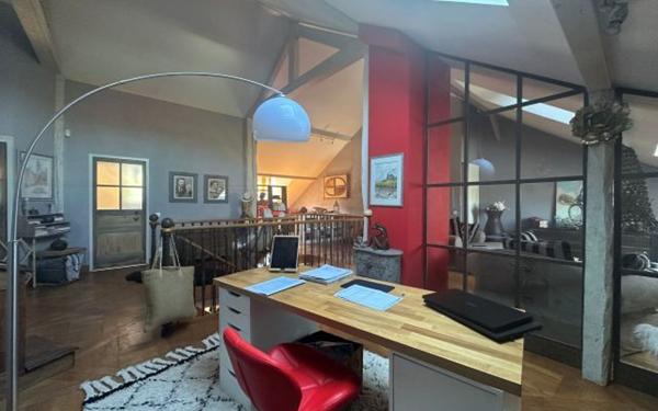 Maison à vendre    5 pièces • 214 m2 Cernex