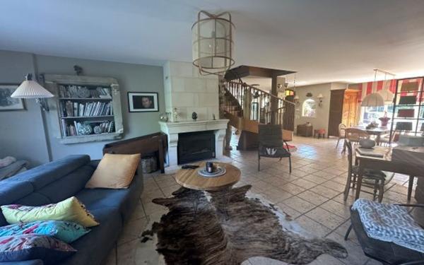 Maison à vendre    5 pièces • 214 m2 Cernex