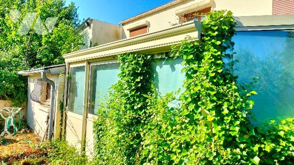 L'étude notariale GAUME vous propose cette maison située au centre de DOUCHY-MONTCORBON (LOIRET).