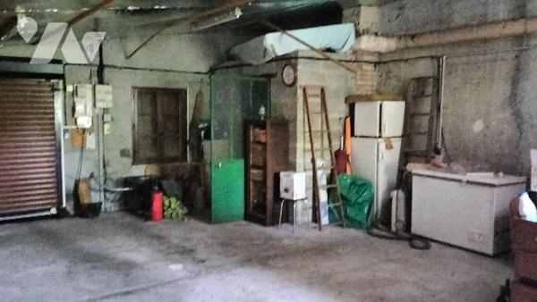 L'étude notariale GAUME vous propose cette maison située au centre de DOUCHY-MONTCORBON (LOIRET).