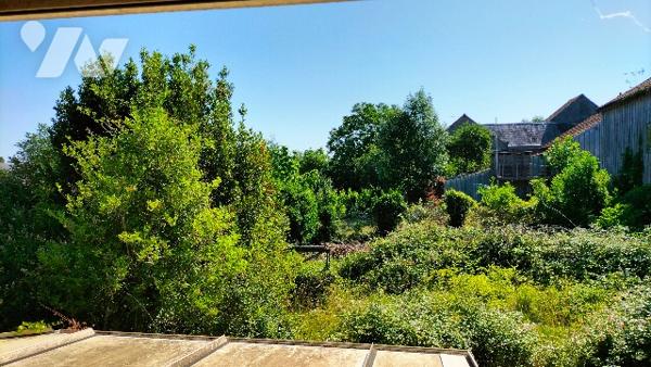 L'étude notariale GAUME vous propose cette maison située au centre de DOUCHY-MONTCORBON (LOIRET).