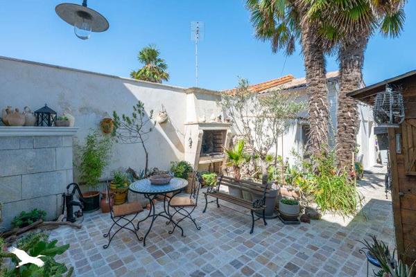 Maison 314 160 € Port-des-Barques 5 p 110 m² DPE D
