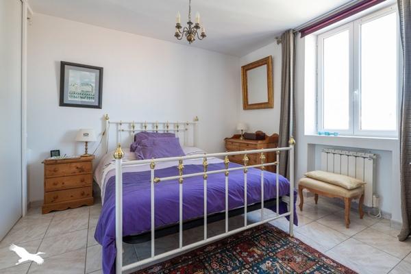 Maison 314 160 € Port-des-Barques 5 p 110 m² DPE D