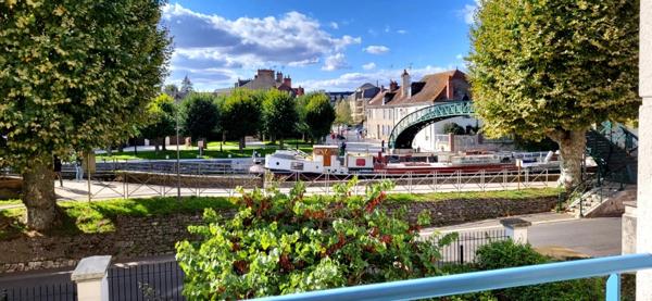 Appartement impeccable avec terrasse Centre Montargis