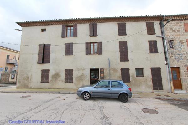 Immeuble à Fort Potentiel – Cœur de Vernoux-en-Vivarais Ardèche