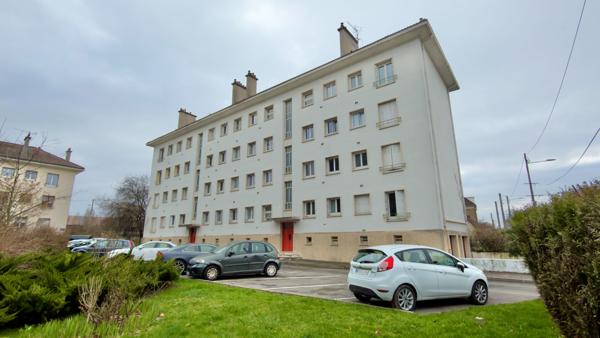 APPARTEMENT T2 BIS 50m² LUMINEUX, QUARTIER VAL D'ATHIS, PETITE COPROPRIÉTÉ SÉCURISÉE AVEC JARDIN ET PARKING