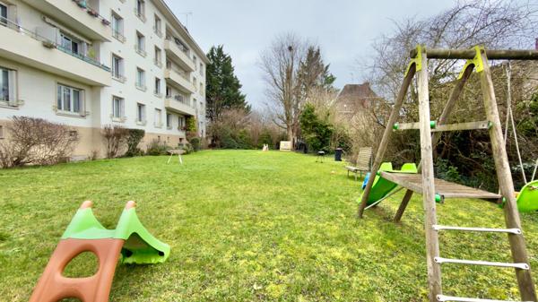APPARTEMENT T2 BIS 50m² LUMINEUX, QUARTIER VAL D'ATHIS, PETITE COPROPRIÉTÉ SÉCURISÉE AVEC JARDIN ET PARKING