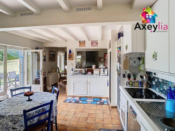 Saint-Bonnet-des-Quarts (42310) A VENDRE - A 25 KM DE ROANNE - MAISON EN PIERRES SUR TERRAIN AVEC PISCINE ET JARDIN