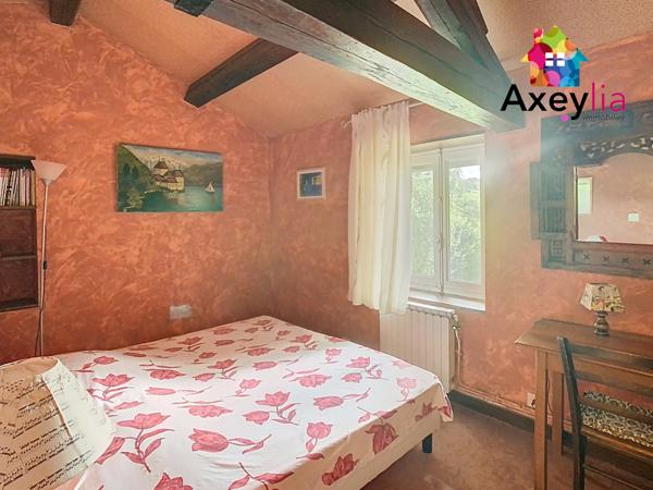 Saint-Bonnet-des-Quarts (42310) A VENDRE - A 25 KM DE ROANNE - MAISON EN PIERRES SUR TERRAIN AVEC PISCINE ET JARDIN