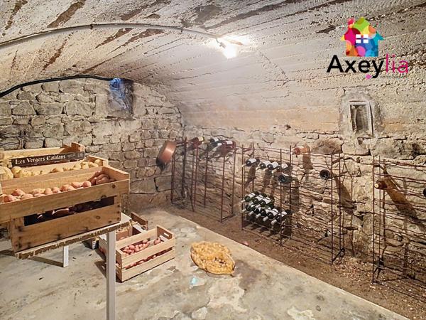 Saint-Bonnet-des-Quarts (42310) A VENDRE - A 25 KM DE ROANNE - MAISON EN PIERRES SUR TERRAIN AVEC PISCINE ET JARDIN