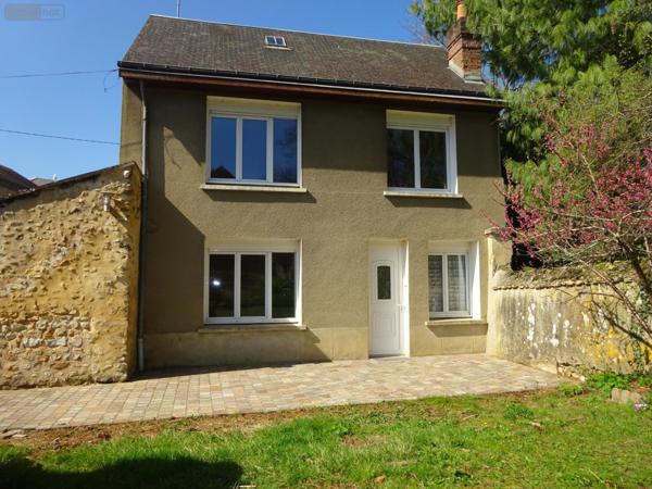 Maison de ville à vendre à Nogent-le-Rotrou dans l'Eure-et-Loir (28400), ref : NOG 989