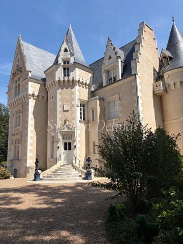 Propriete à vendre 8 pièces proche de LOCHES (37)