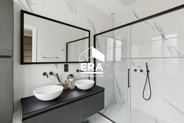 Appartement Paris 5 pièce(s) 187 m2