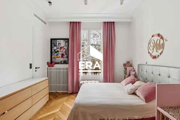 Appartement Paris 5 pièce(s) 187 m2