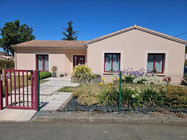 Maison à Argentonnay, 79150 - 5 pièces 93m²