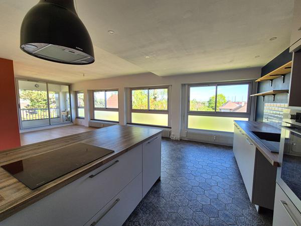 Superbe appartement 4 pièces à vendre à Bourg en Bresse - Dernier étage, calme et lumineux !