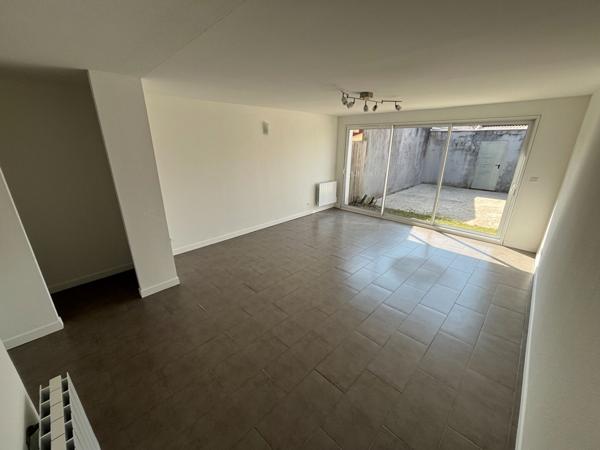 33150 CENON - T2 à louer en rez-de-chaussée avec cour privative de 30m²